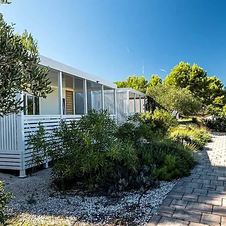 Mobile Homes Jezera Lovisca Premium فندق تيسنو