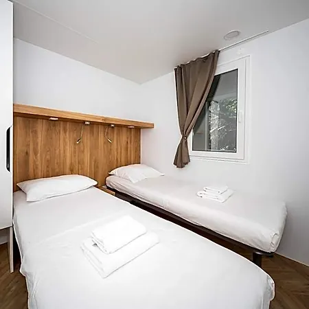 Mobile Homes Jezera Lovisca Premium * تيسنو