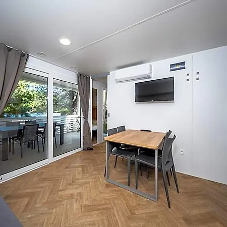 Mobile Homes Jezera Lovisca Premium * تيسنو